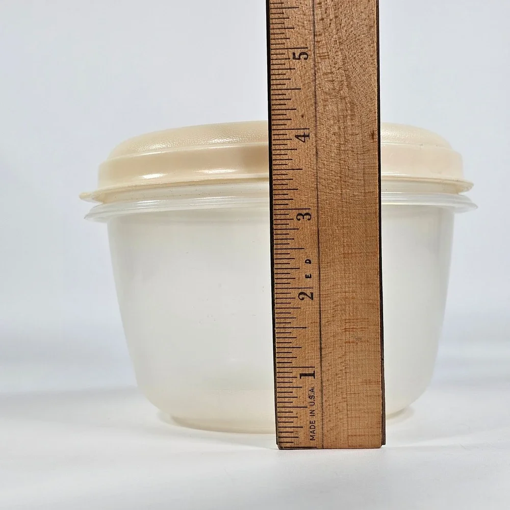 Vtg Rubbermaid Servin Saver 4 Cup Round Food Storage Container Almond 0028 0027
